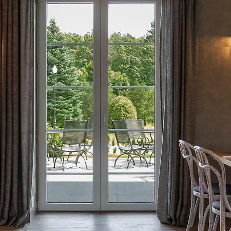 Leśny Dwór * Sulęczyno