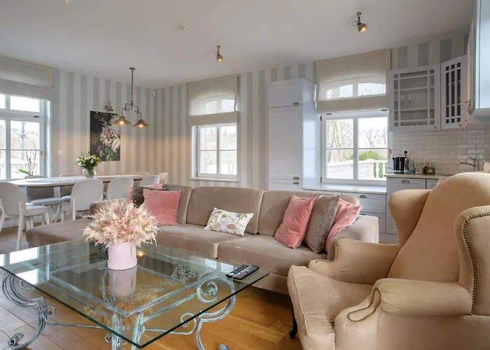 Leśny Dwór Ośrodek wypoczynkowy *