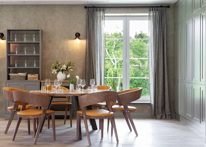 Leśny Dwór Ośrodek wypoczynkowy *