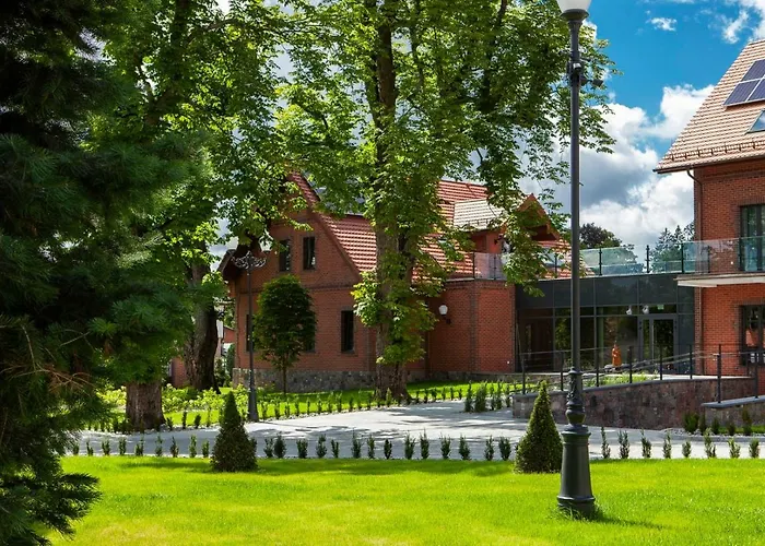 Leśny Dwór * Sulęczyno