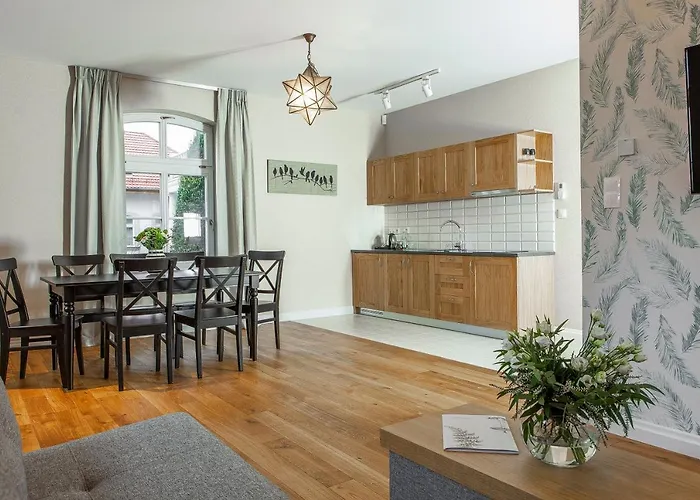 Leśny Dwór Ośrodek wypoczynkowy *