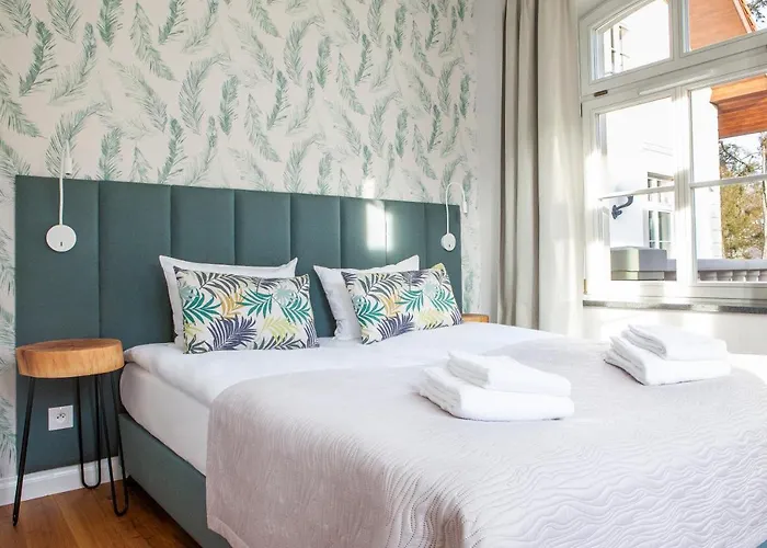 Leśny Dwór Ośrodek wypoczynkowy *